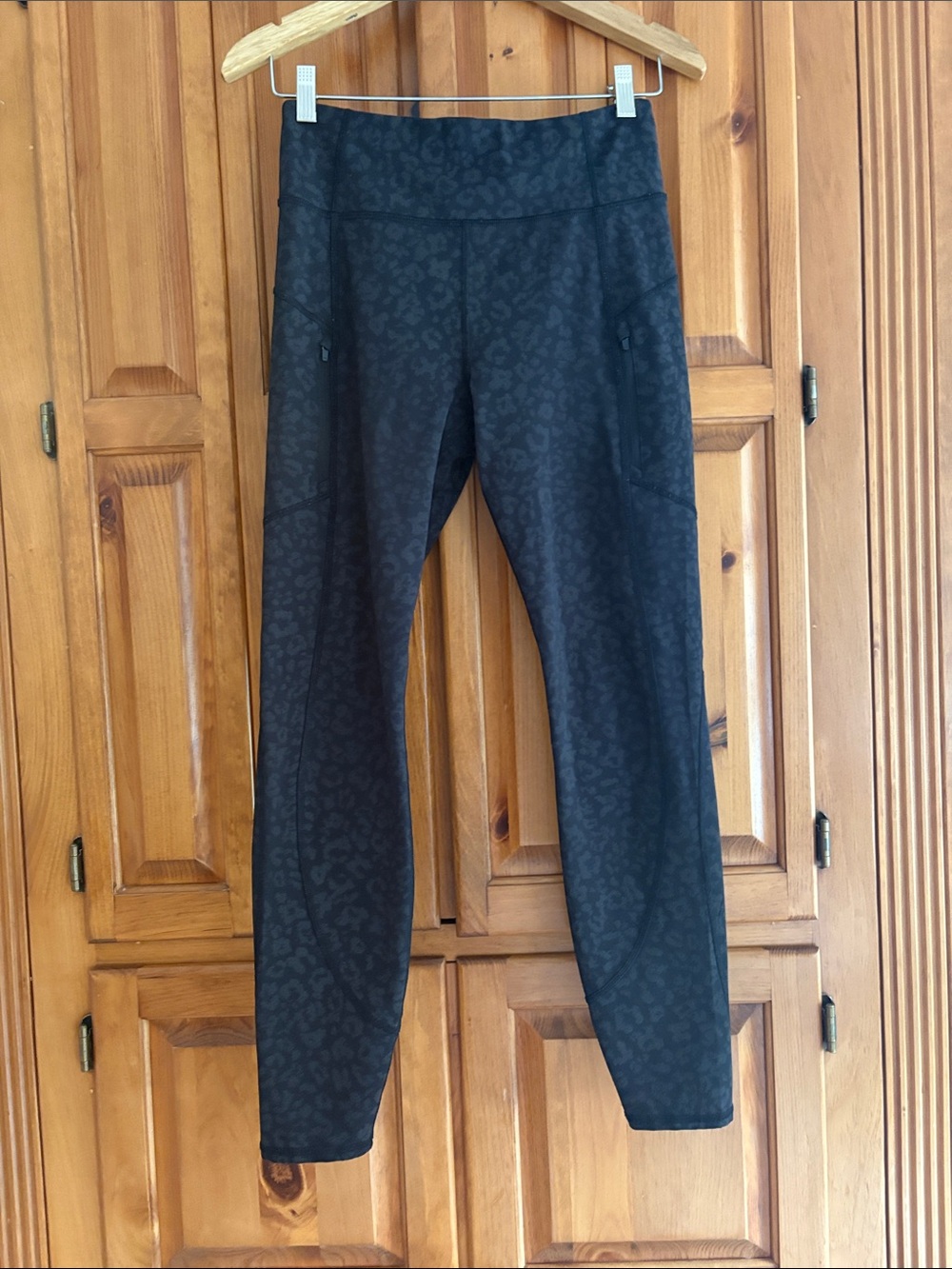 Athleta Charcoal Subtle Leopard Rainier Reflective Tight
